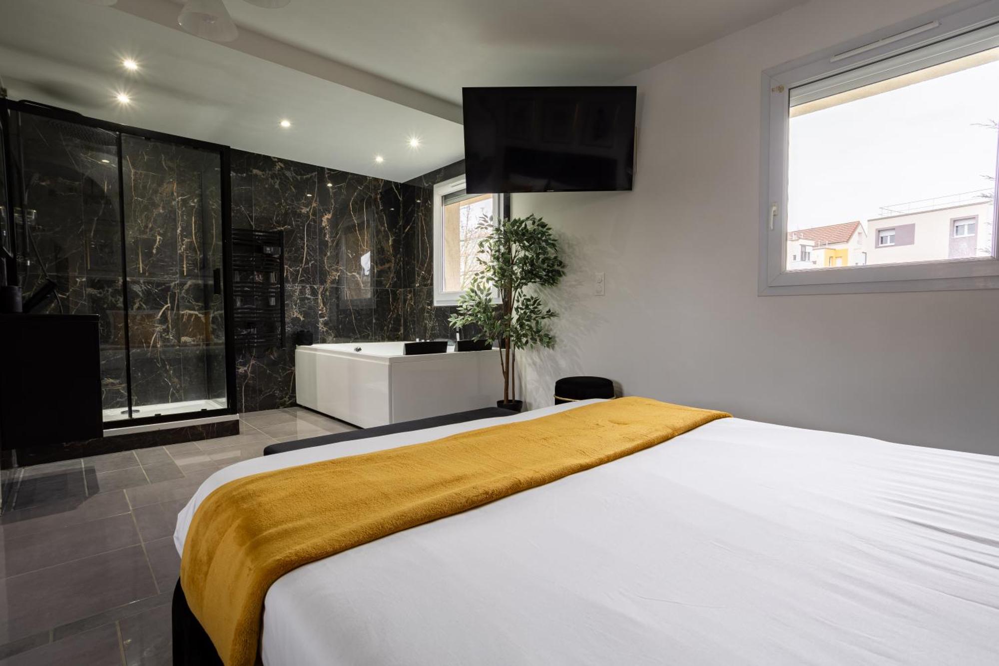 Evasion Romantique Avec Jacuzzi Savigny-le-Temple Exterior photo